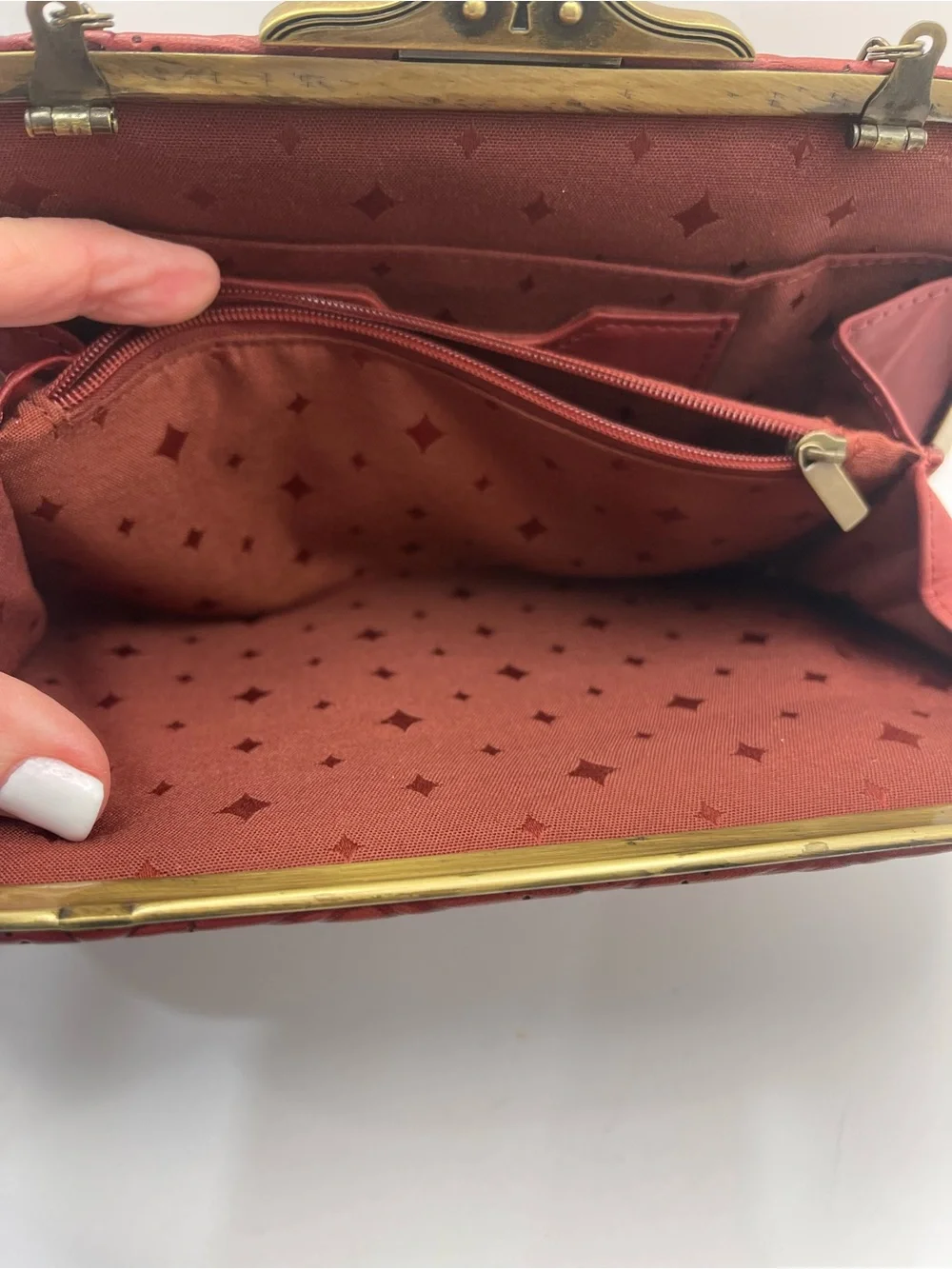 Fossil Embossed Leather Burgundy Frame Clutch with Optional Chain Strap - Picture 6 of 7
